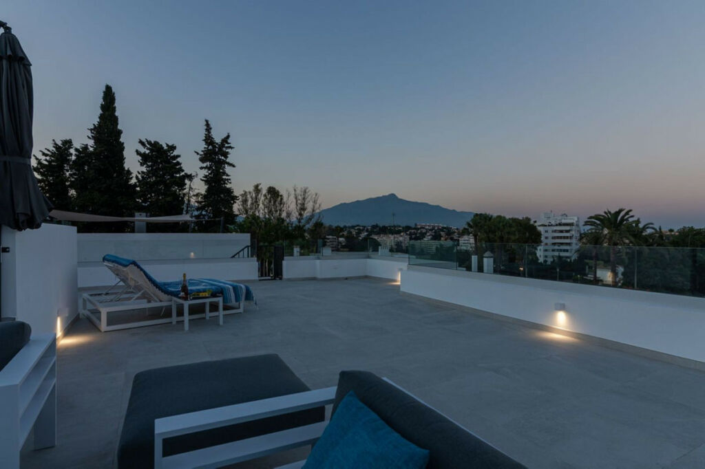 Detached Villa Guadalmina Alta Málaga - image 33
