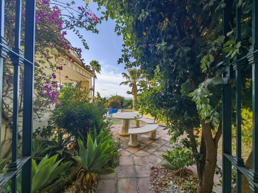 Detached Villa Estepona Málaga - image 33
