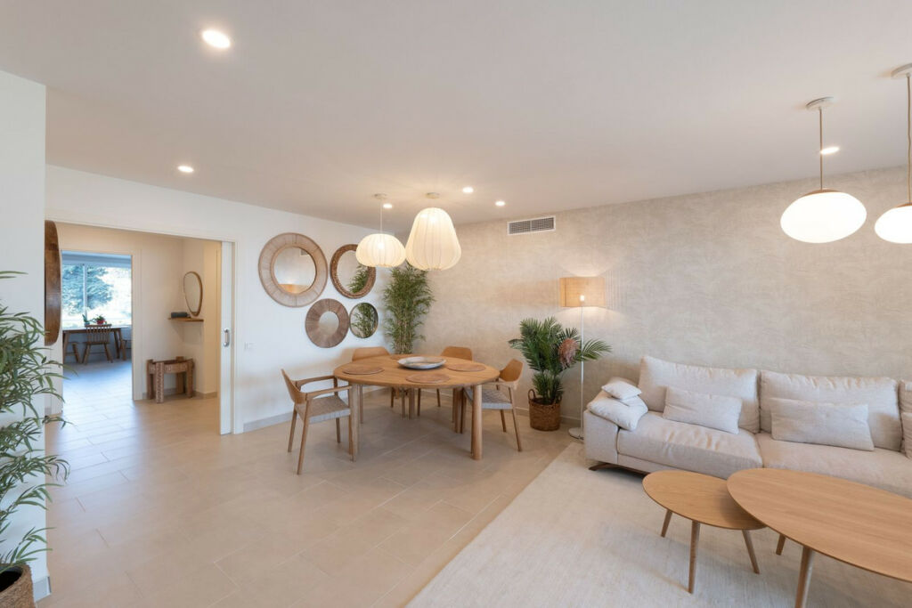 Middle Floor Apartment Estepona Málaga - image 33