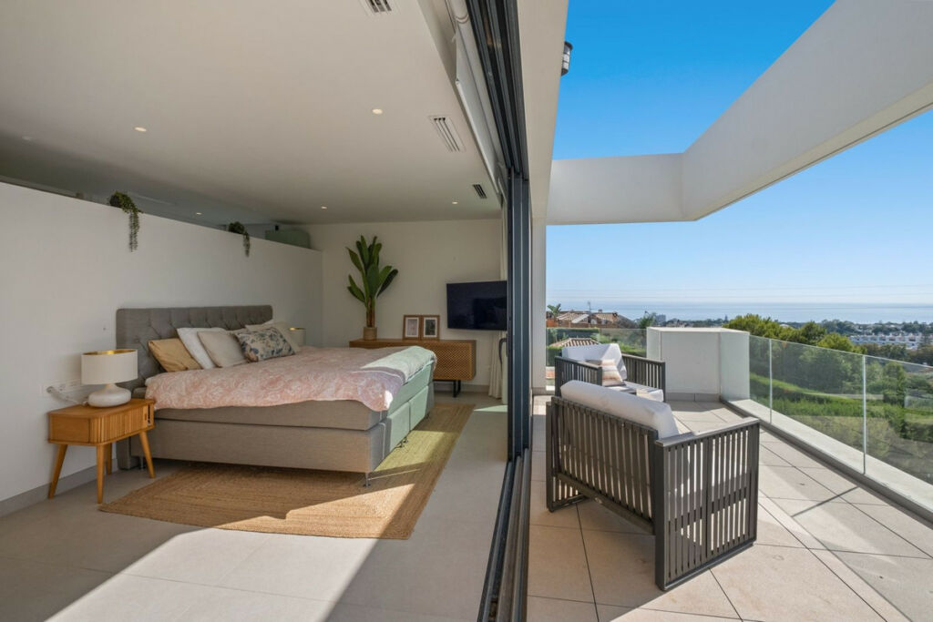 Detached Villa Riviera del Sol Málaga - image 31