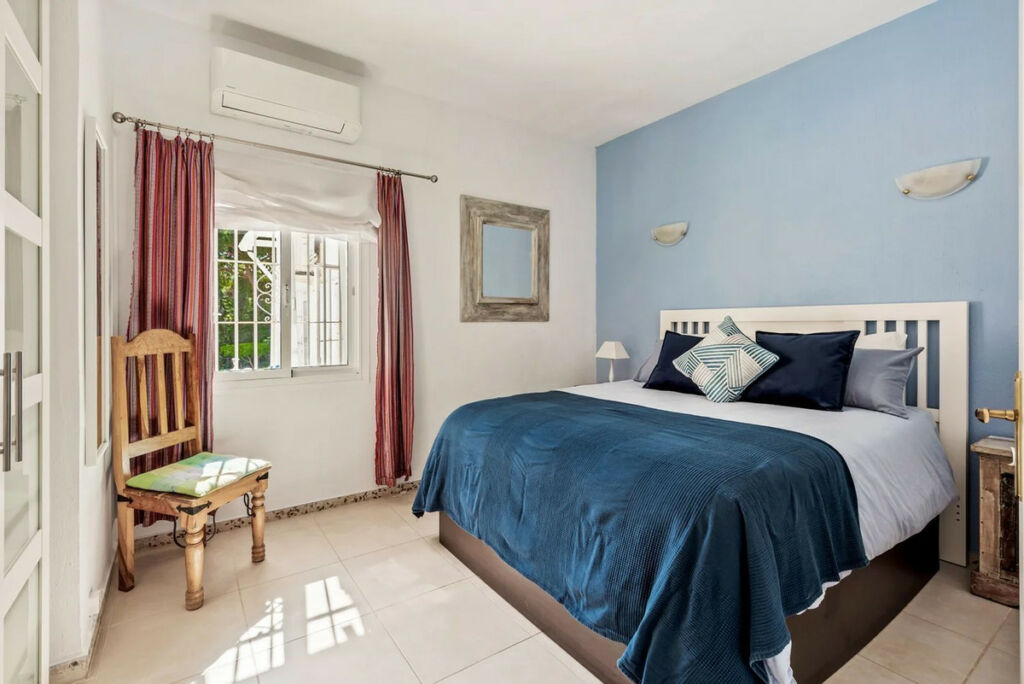 Detached Villa Calahonda Málaga - image 33