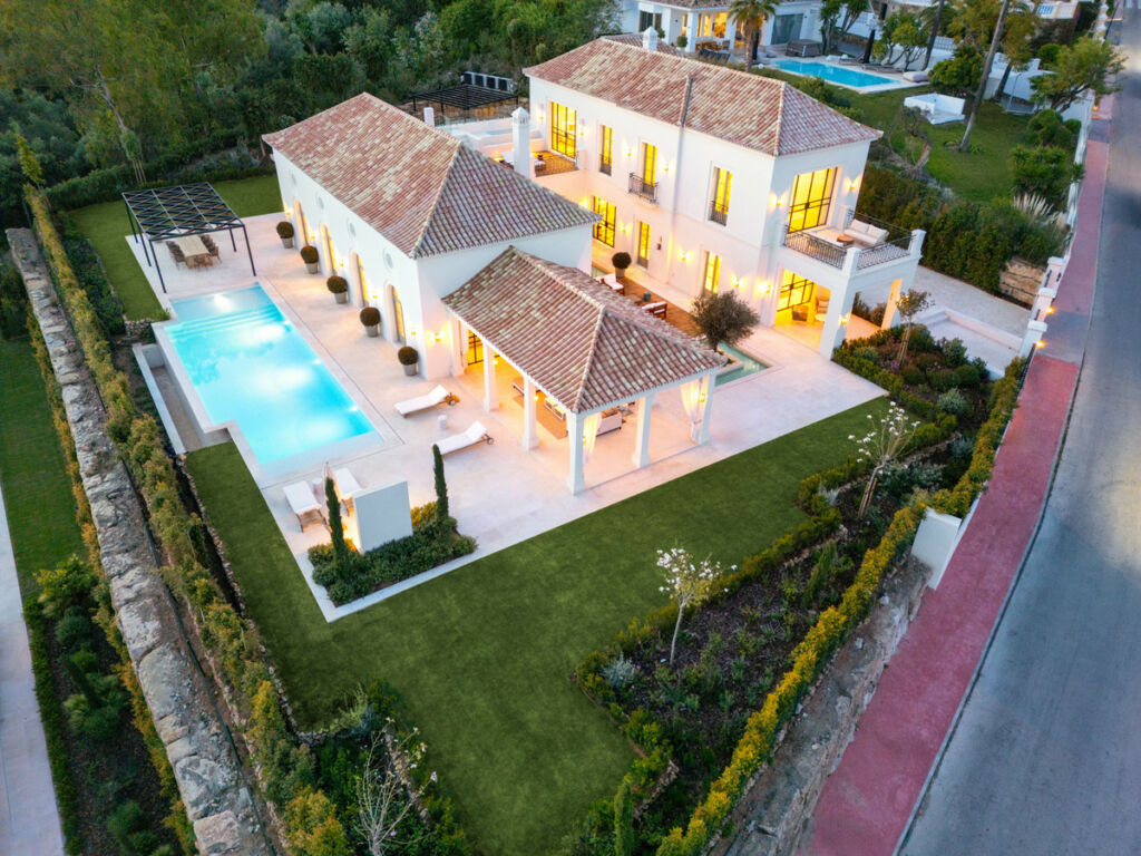 Detached Villa Nueva Andalucía Málaga - image 33