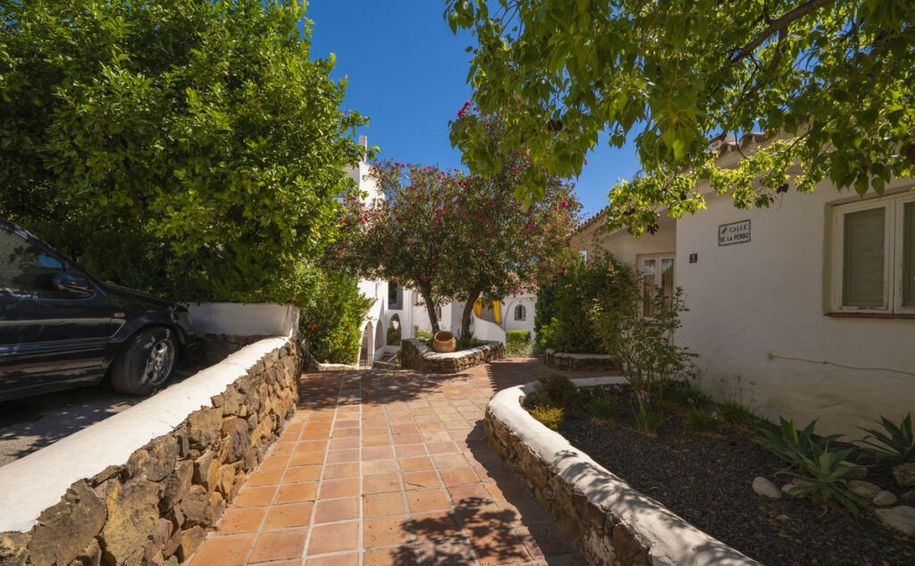 Middle Floor Apartment Altos de los Monteros Málaga - image 33