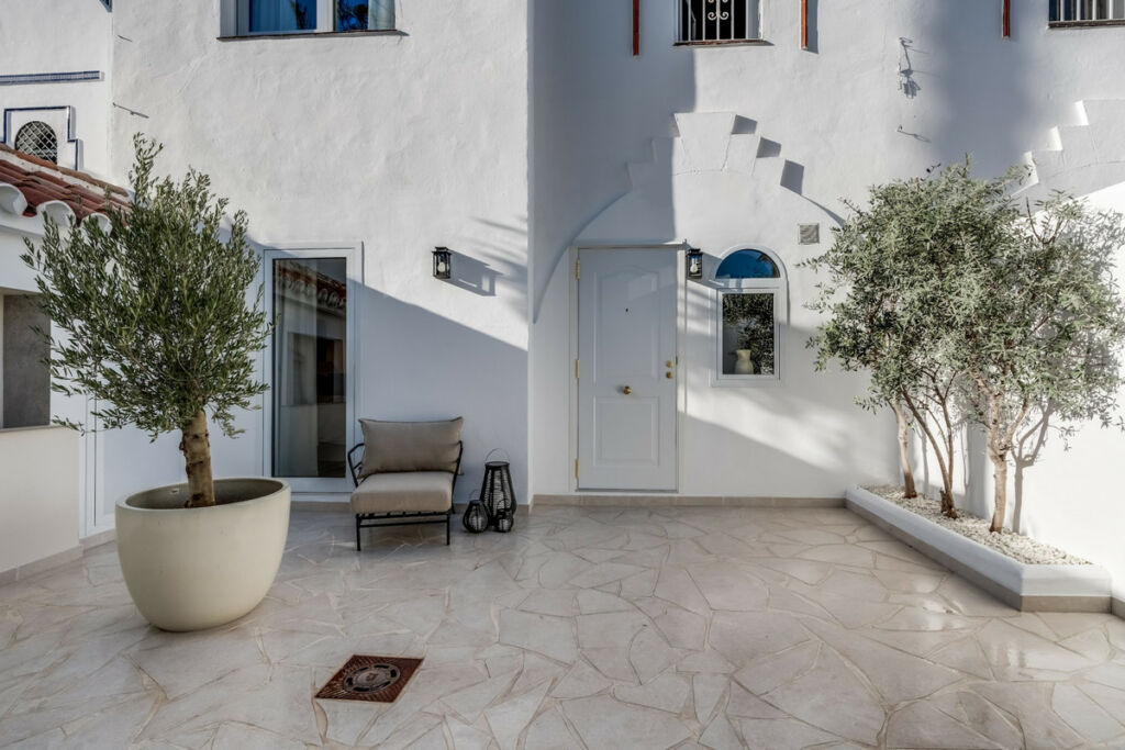 Townhouse Nueva Andalucía Málaga - image 33