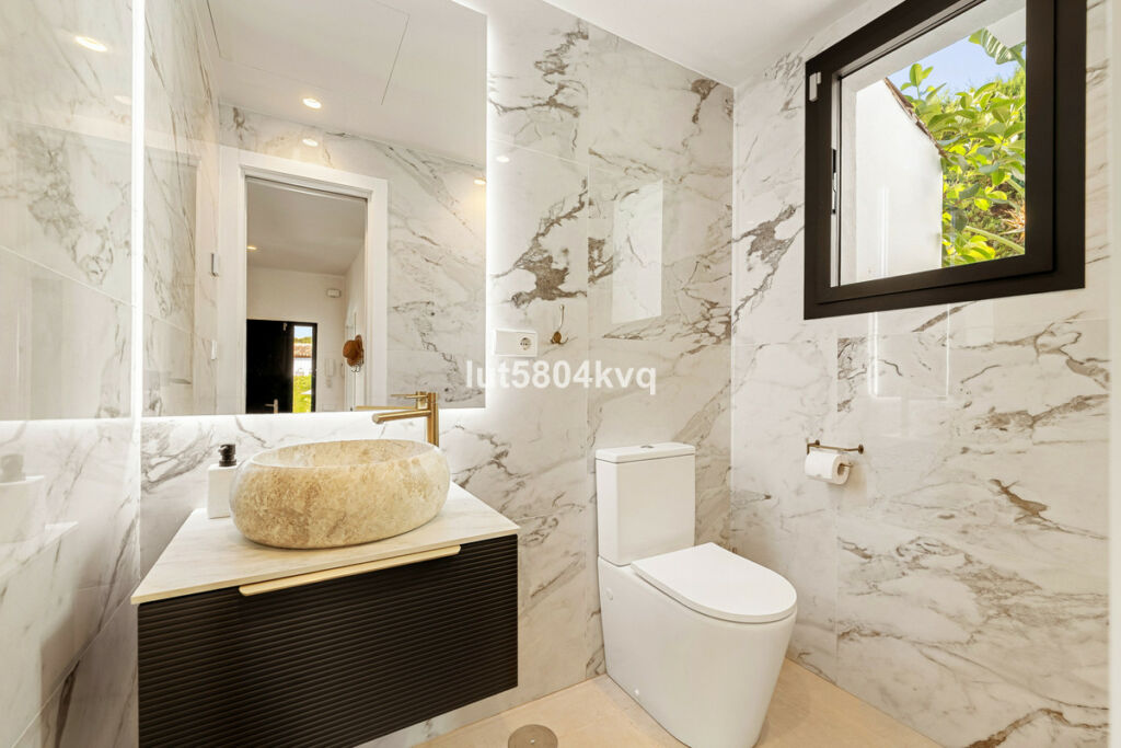 Detached Villa Nueva Andalucía Málaga - image 33