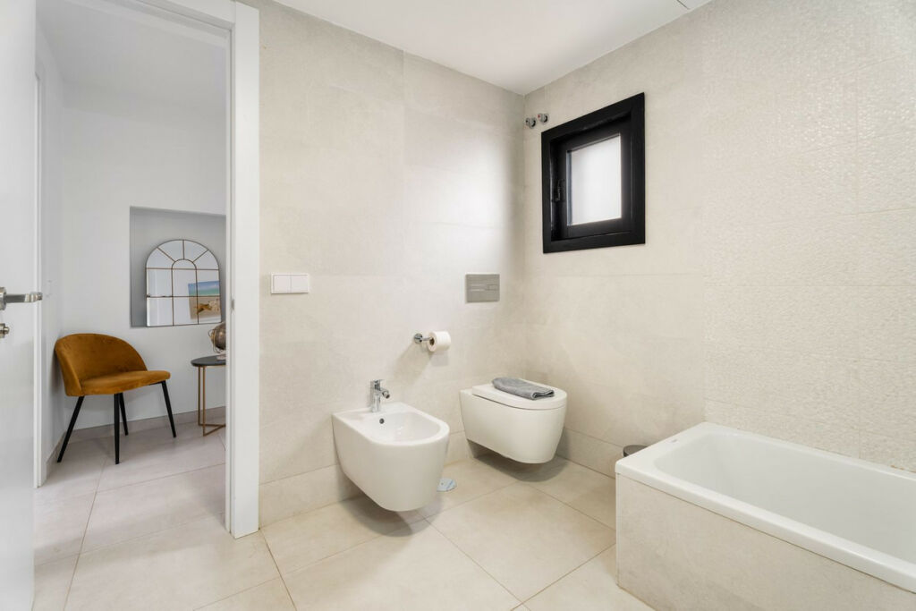 Middle Floor Apartment Puerto Banús Málaga - image 33