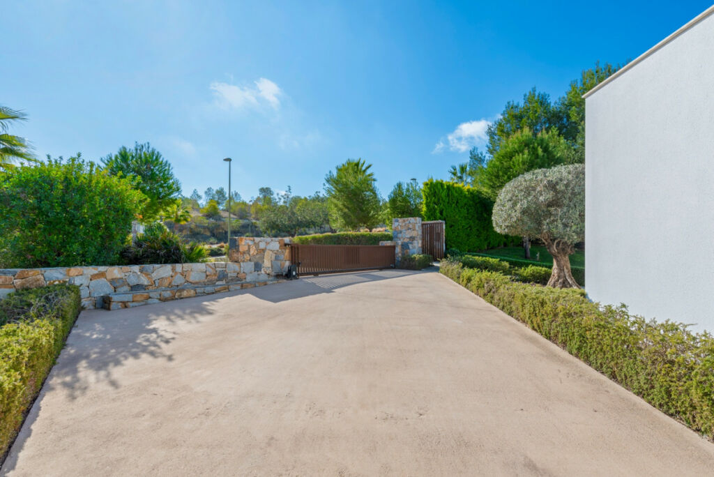 Detached Villa Las Colinas Golf Alicante - image 33