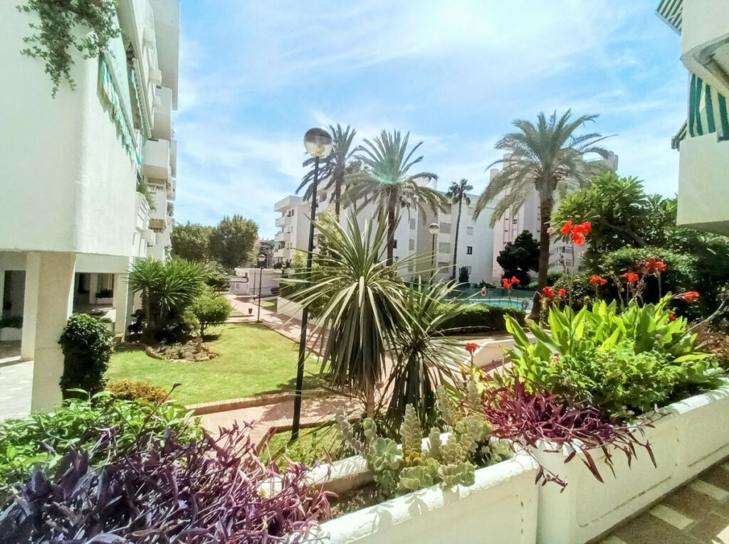 Ground Floor Apartment La Carihuela Málaga - image 34
