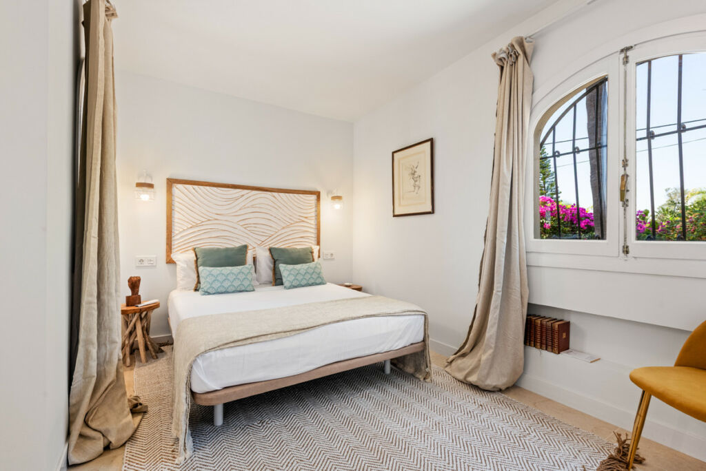 Detached Villa Nueva Andalucía Málaga - image 33