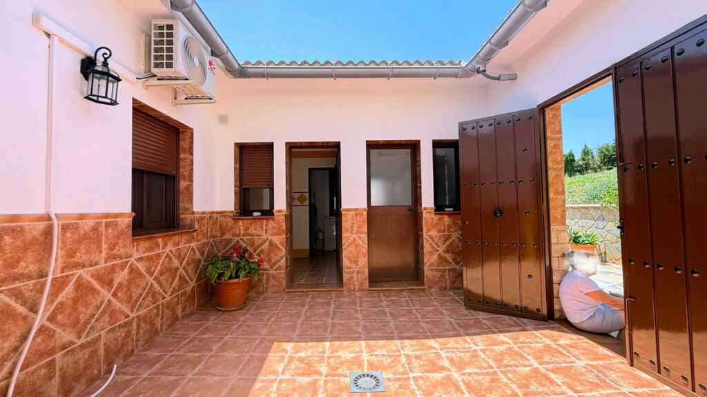 Detached Villa Valle de Abdalajis Málaga - image 32