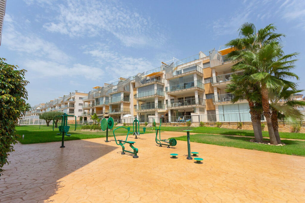 Middle Floor Apartment Villamartin Alicante - image 34