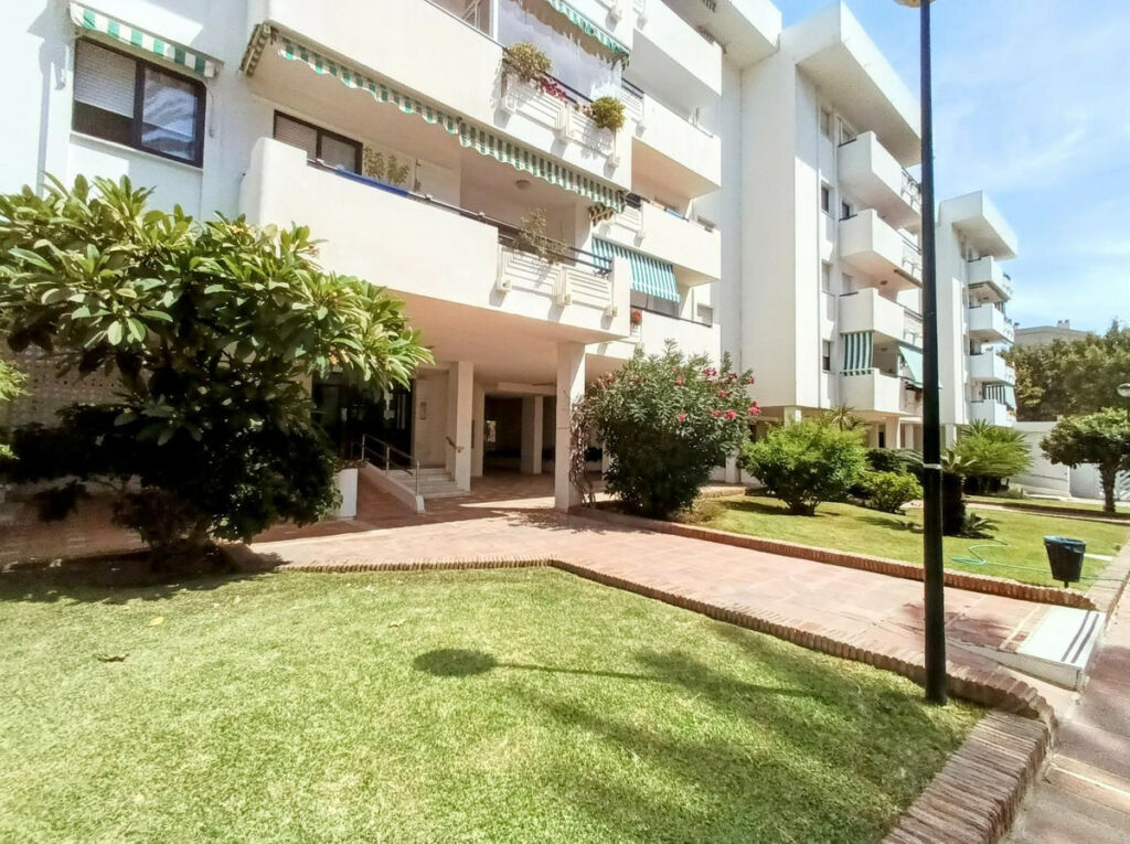 Ground Floor Apartment La Carihuela Málaga - image 35