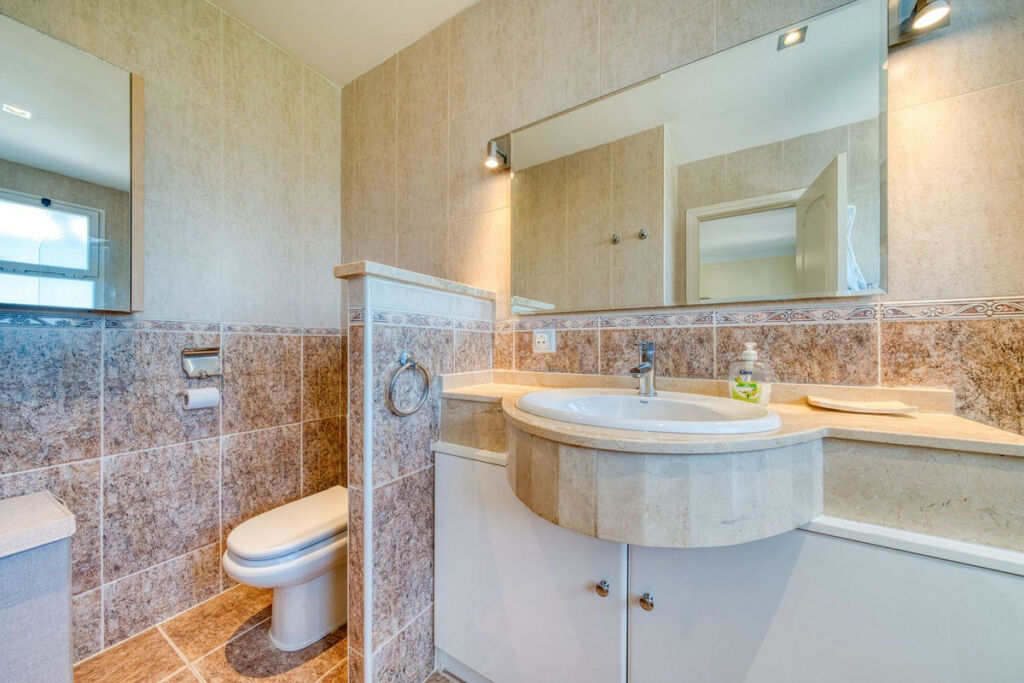 Townhouse La Duquesa Málaga - image 33