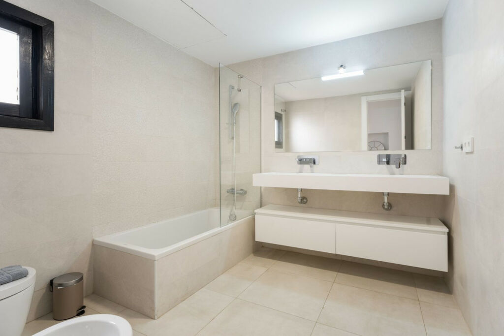 Middle Floor Apartment Puerto Banús Málaga - image 34