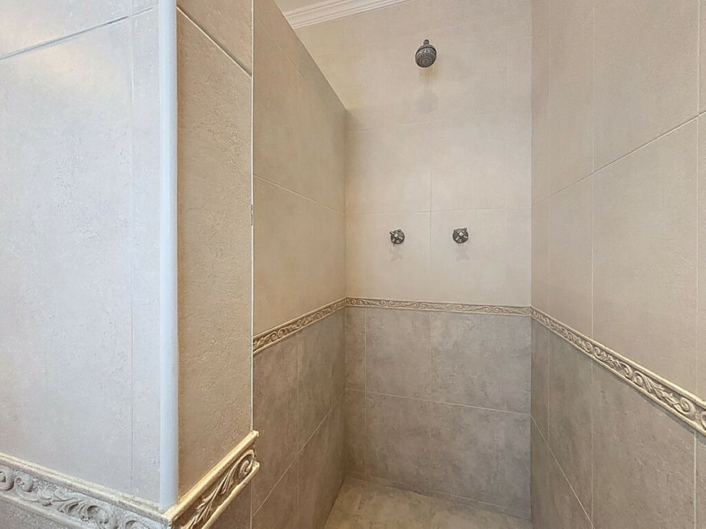 Detached Villa Canillas de Albaida Málaga - image 35