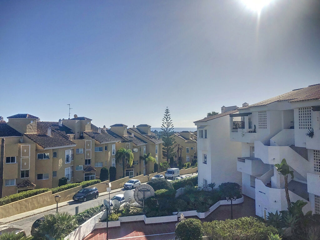Middle Floor Apartment Bel Air Málaga - image 34
