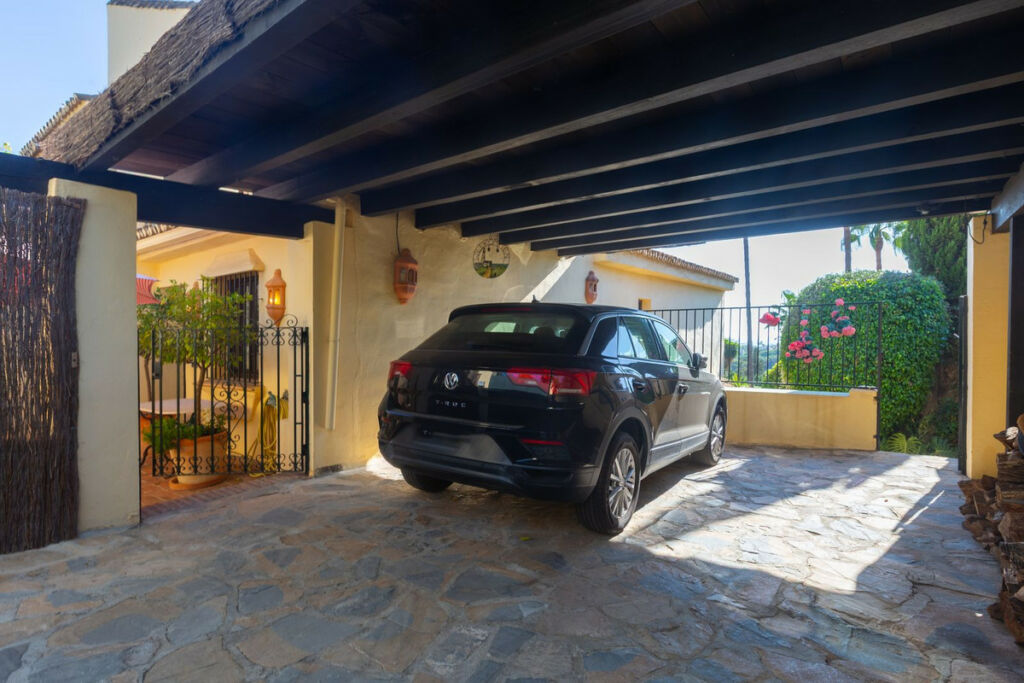 Detached Villa Elviria Málaga - image 26