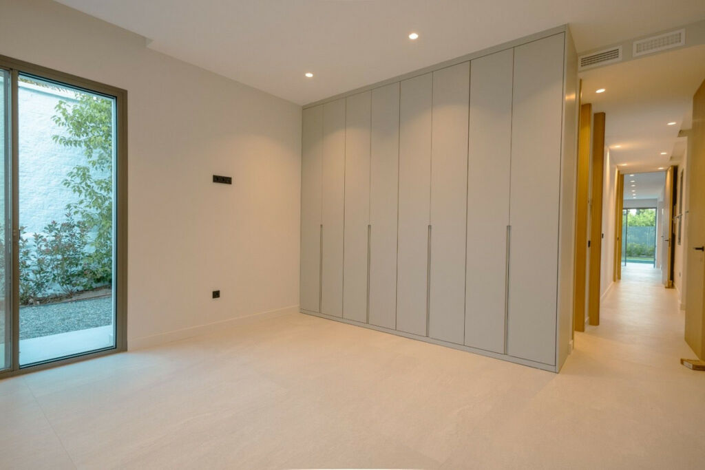 Detached Villa Estepona Málaga - image 34
