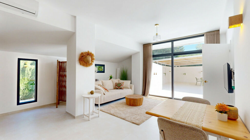 Detached Villa Estepona Málaga - image 34