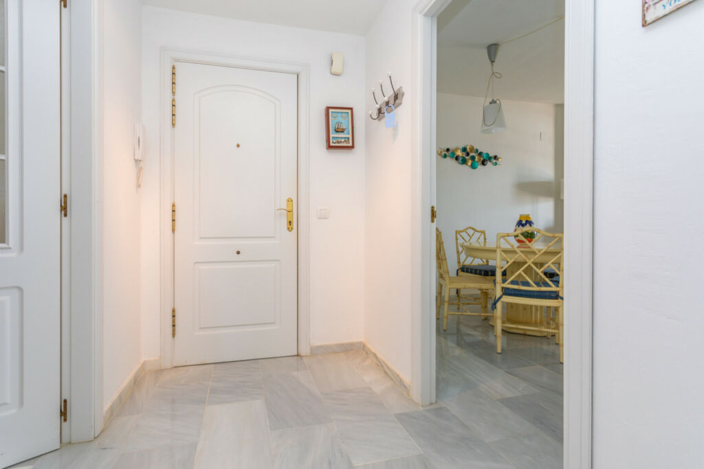 Middle Floor Apartment Calahonda Málaga - image 34