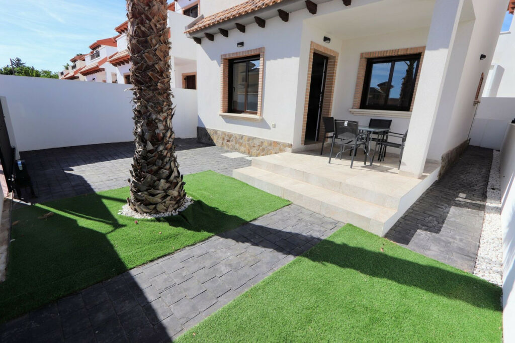 Detached Villa Villamartin Alicante - image 34