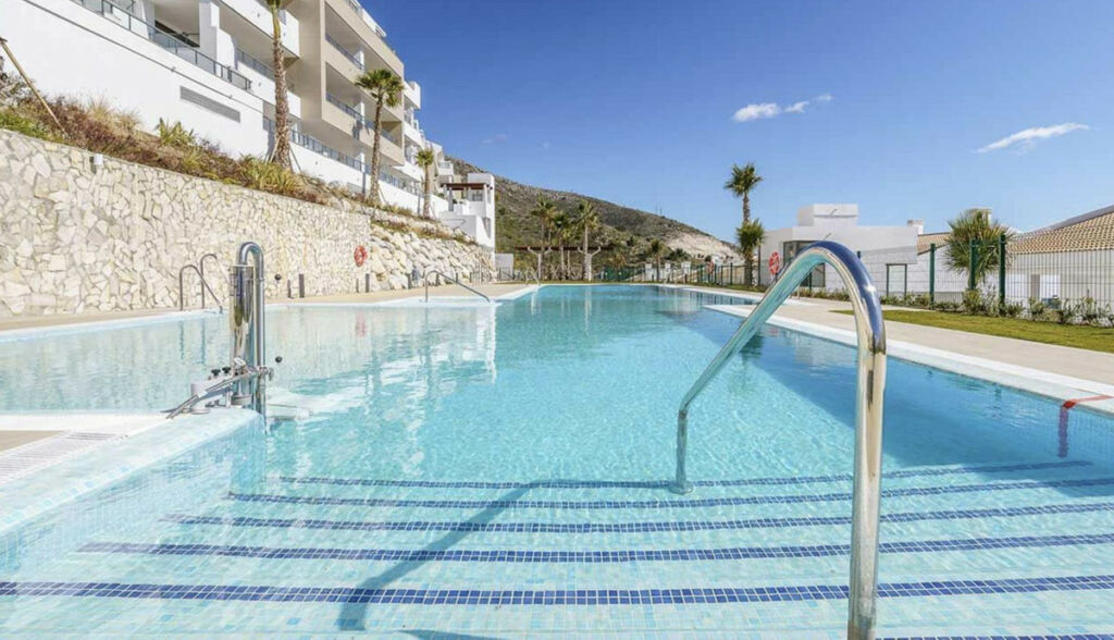 Middle Floor Apartment Benalmadena Málaga - image 33