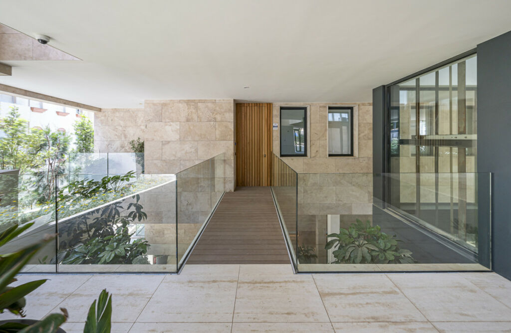 Middle Floor Apartment Estepona Málaga - image 34
