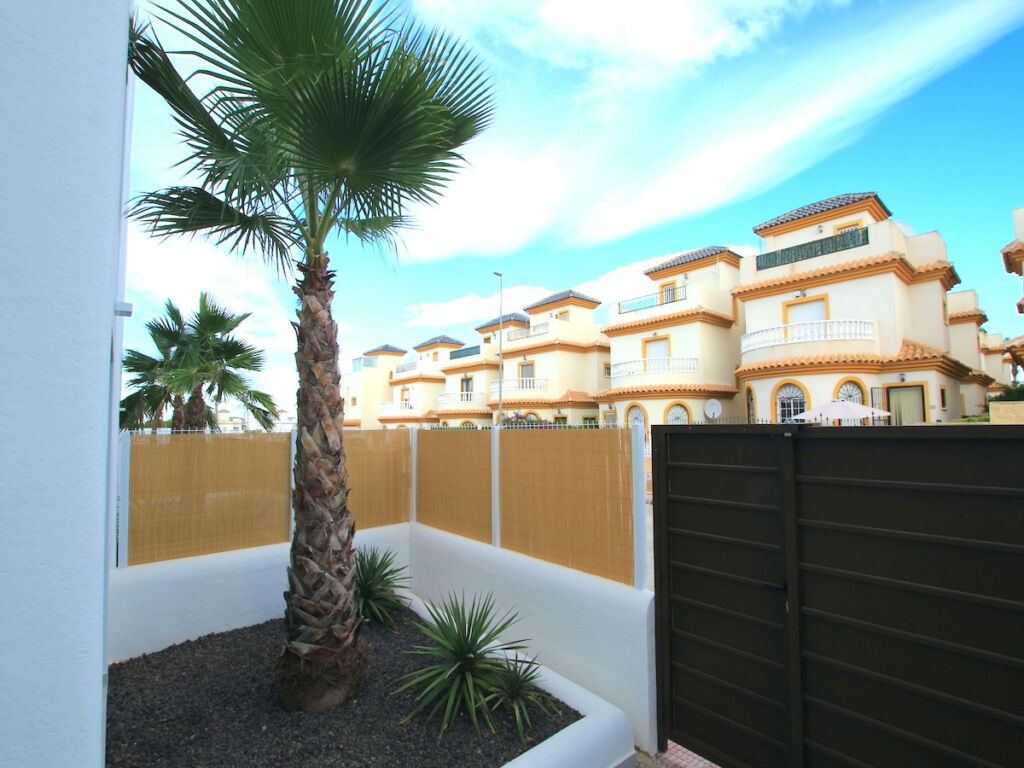 Detached Villa La Marina Alicante - image 34