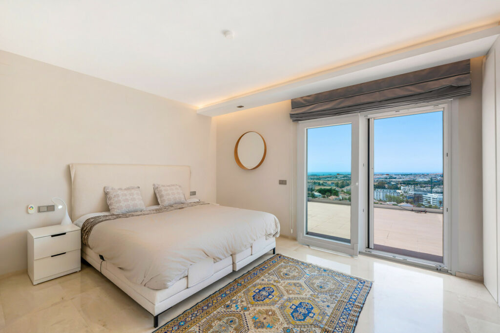 Detached Villa Nueva Andalucía Málaga - image 34