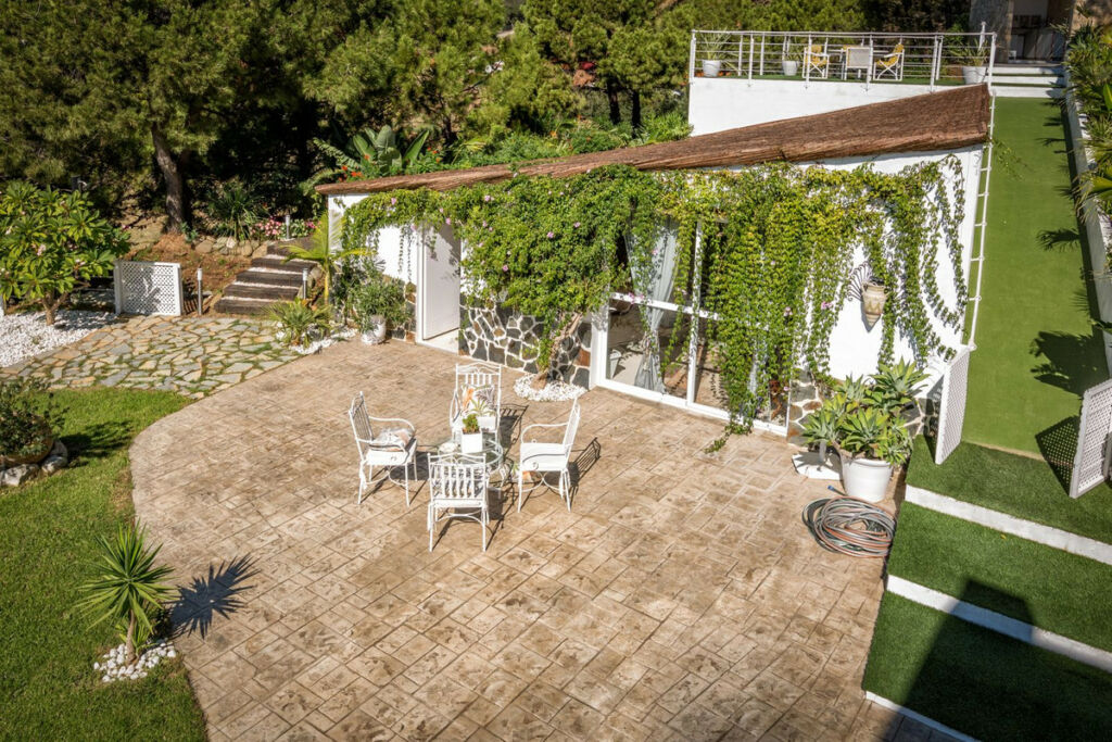 Detached Villa Estepona Málaga - image 34