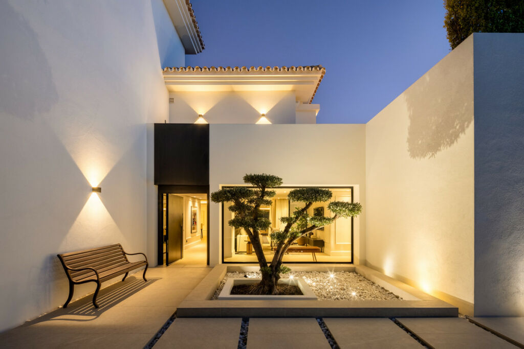 Detached Villa Nueva Andalucía Málaga - image 34