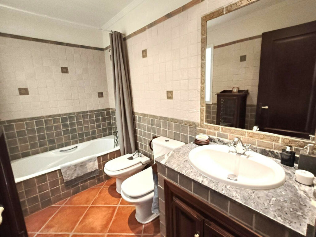 Townhouse Manilva Málaga - image 32