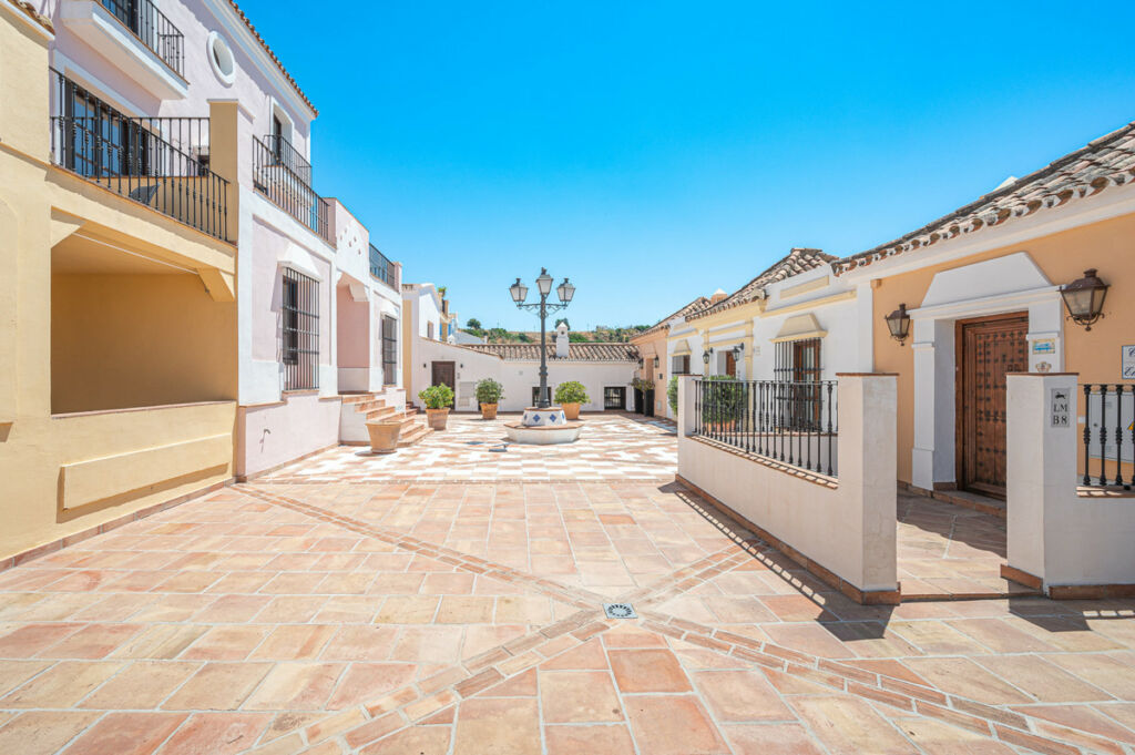 Townhouse Benahavís Málaga - image 30