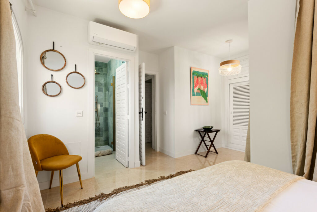 Detached Villa Nueva Andalucía Málaga - image 35