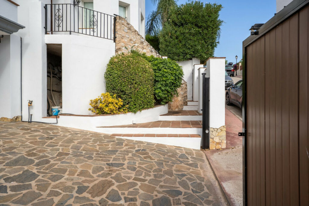 Detached Villa Coín Málaga - image 35
