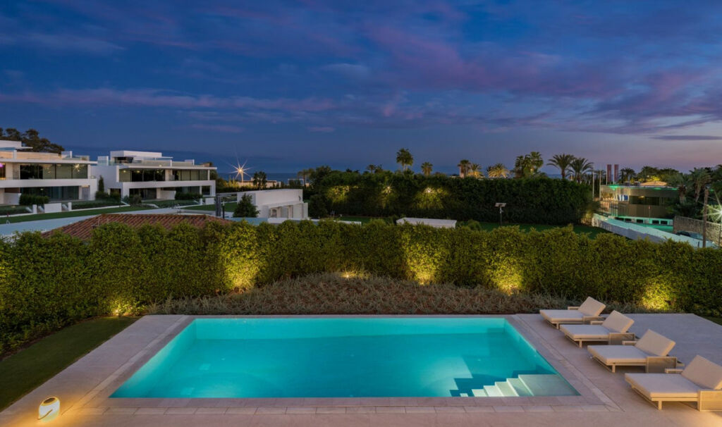 Detached Villa The Golden Mile Málaga - image 35