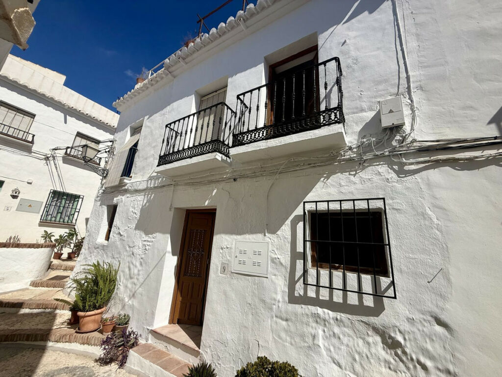 Townhouse Frigiliana Málaga - image 35
