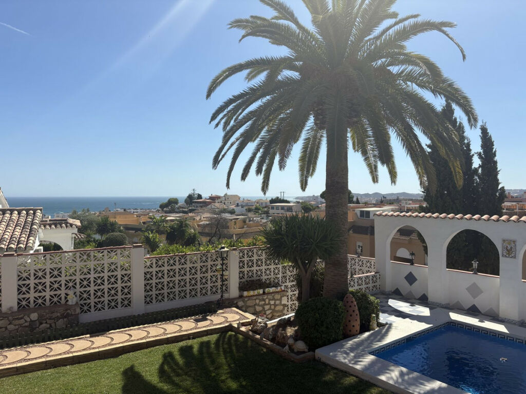 Detached Villa Fuengirola Málaga - image 35