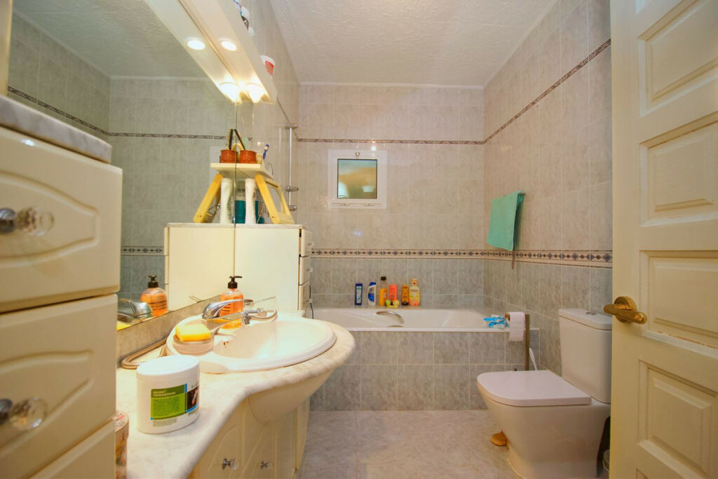 Detached Villa Alhaurín el Grande Málaga - image 35