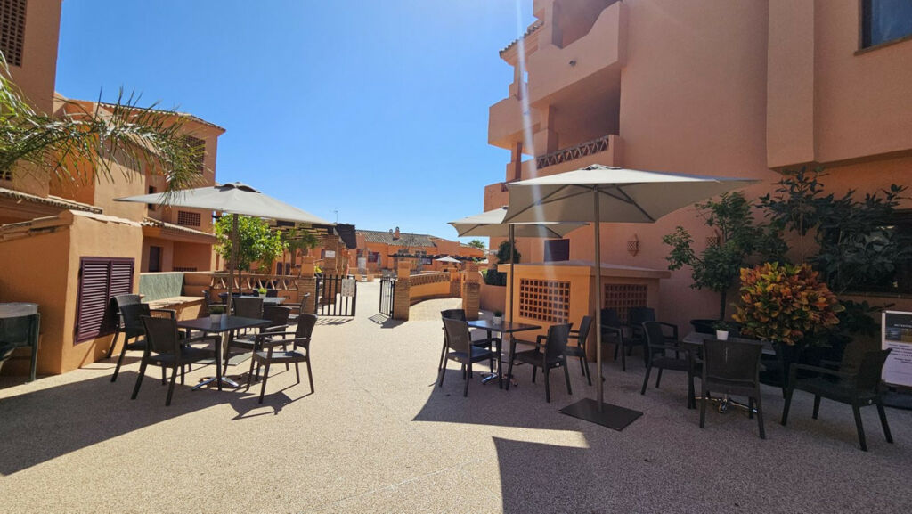 Middle Floor Apartment Estepona Málaga - image 3