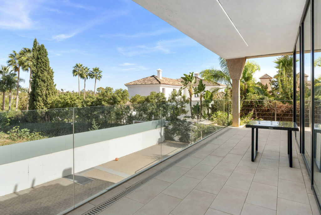 Detached Villa Nueva Andalucía Málaga - image 35