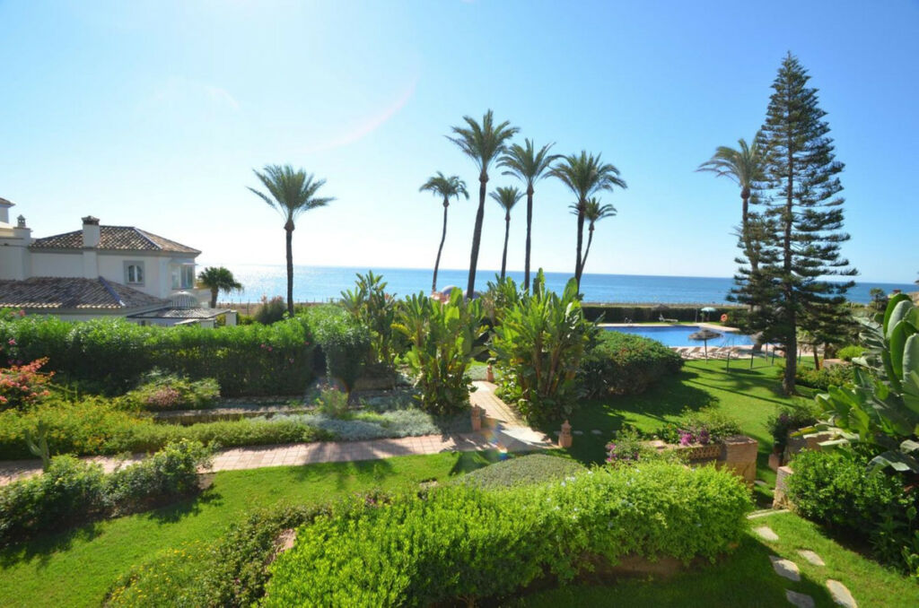 Middle Floor Apartment Casares Playa Málaga - image 35