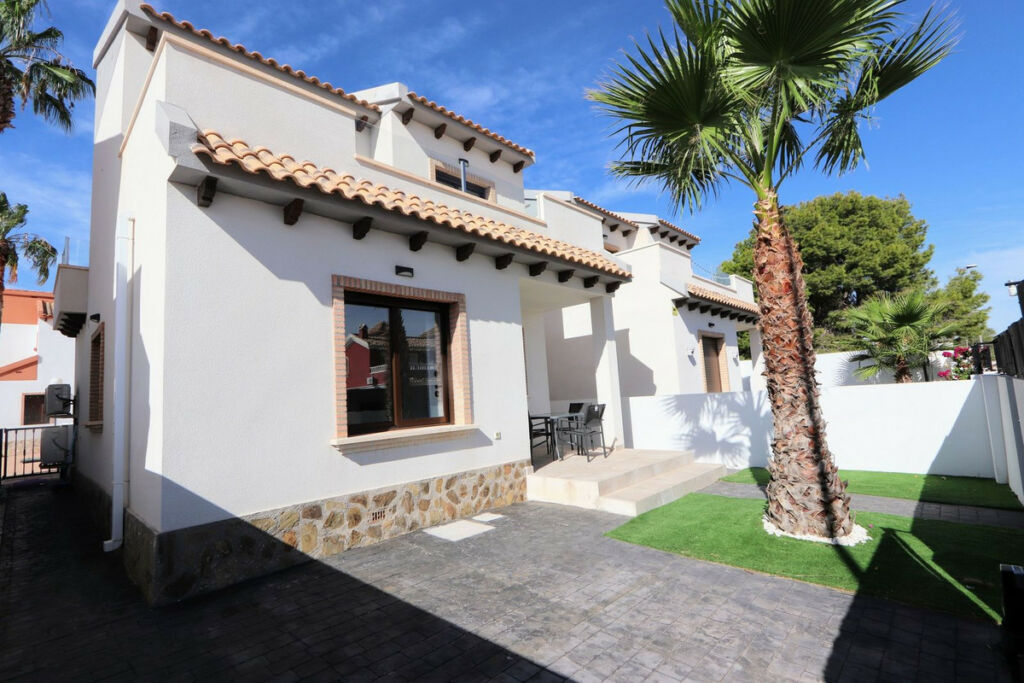 Detached Villa Villamartin Alicante - image 35