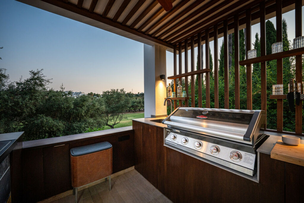 Detached Villa Nueva Andalucía Málaga - image 35