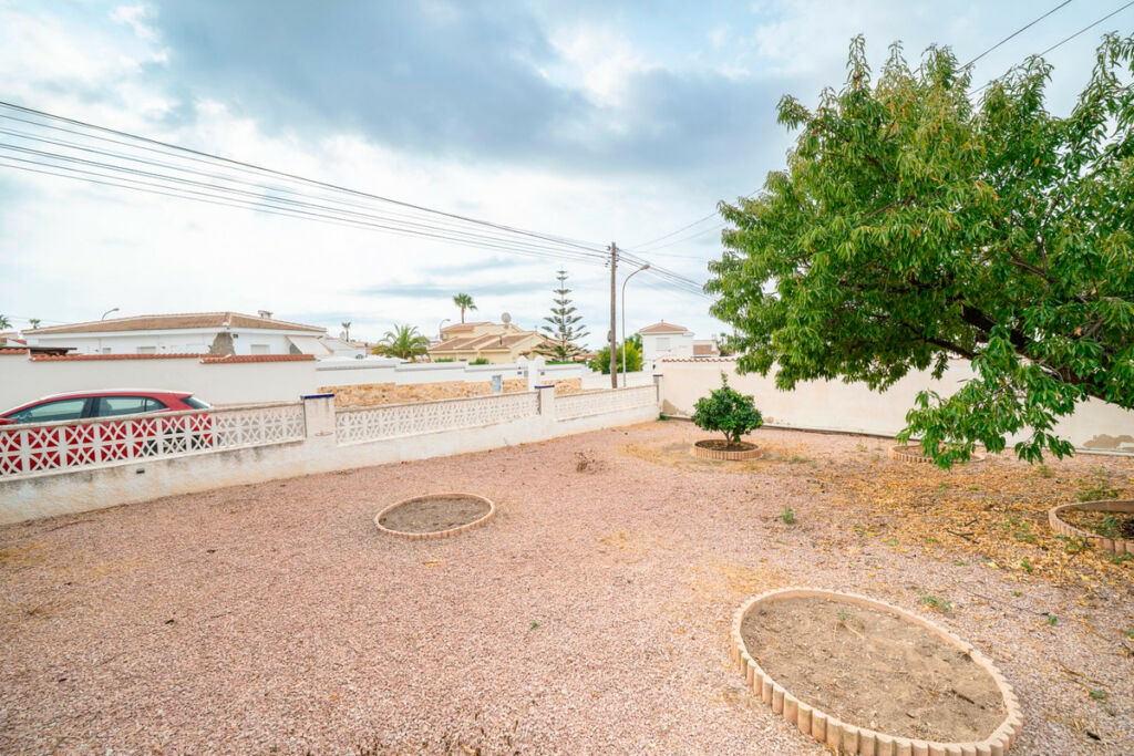 Detached Villa Ciudad Quesada Alicante - image 35