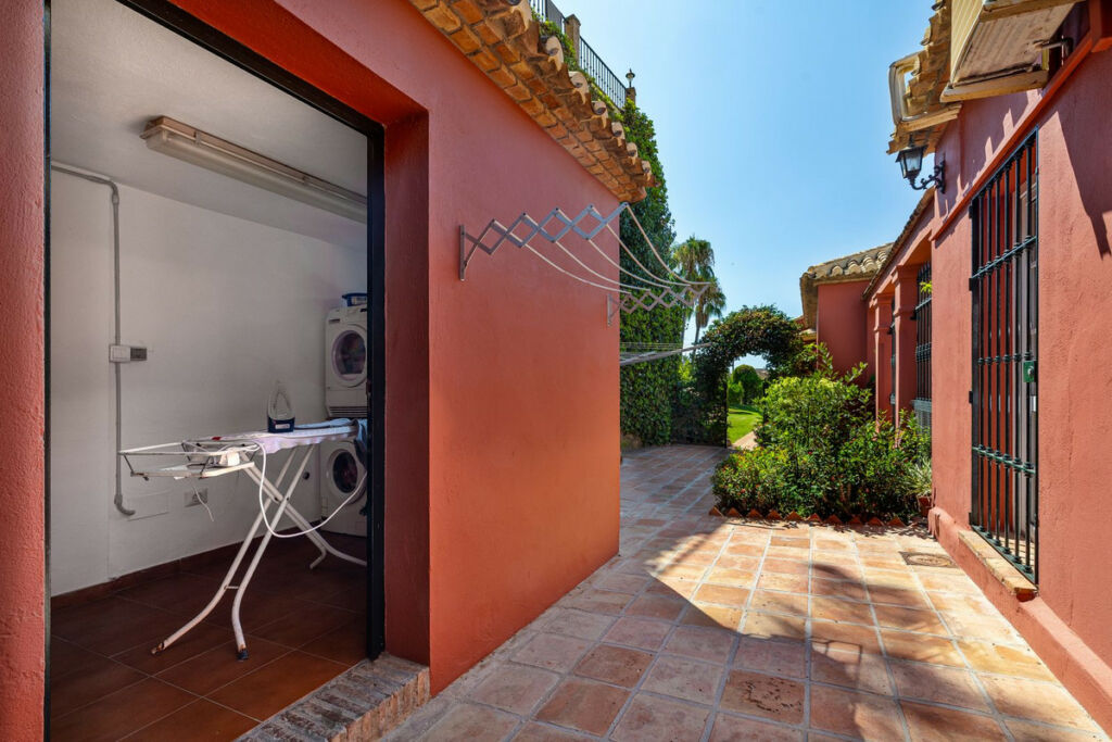Detached Villa Benalmadena Málaga - image 35