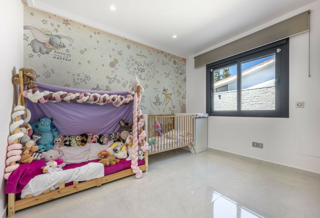 Detached Villa New Golden Mile Málaga - image 35
