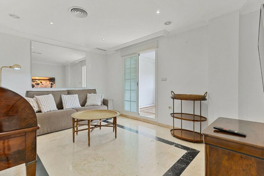 Top Floor Apartment Marbella Málaga - image 35