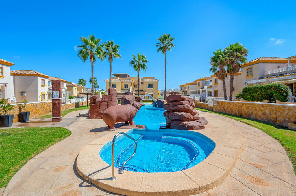 Penthouse Villamartin Alicante - image 35