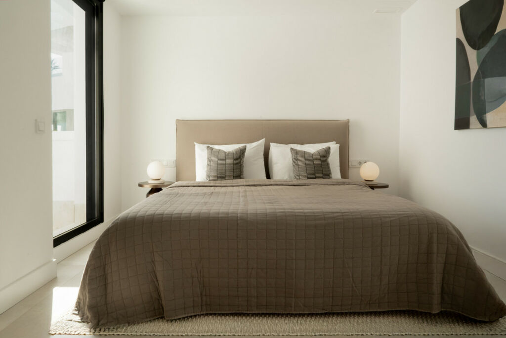 Middle Floor Apartment Estepona Málaga - image 35